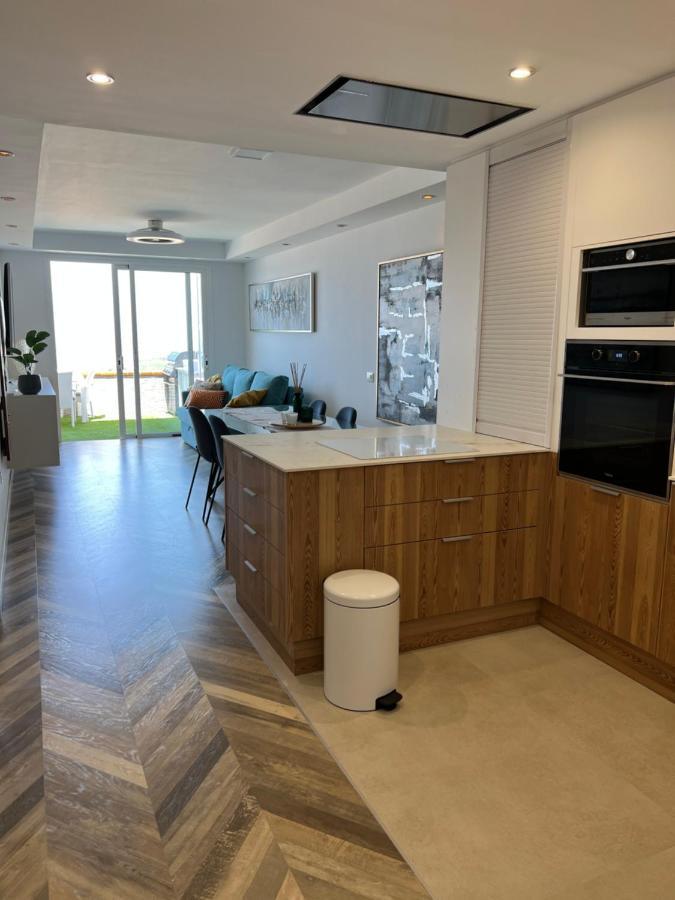 2 Bedroom With Breathtaking View Of The Sea - Sunset Apartment
